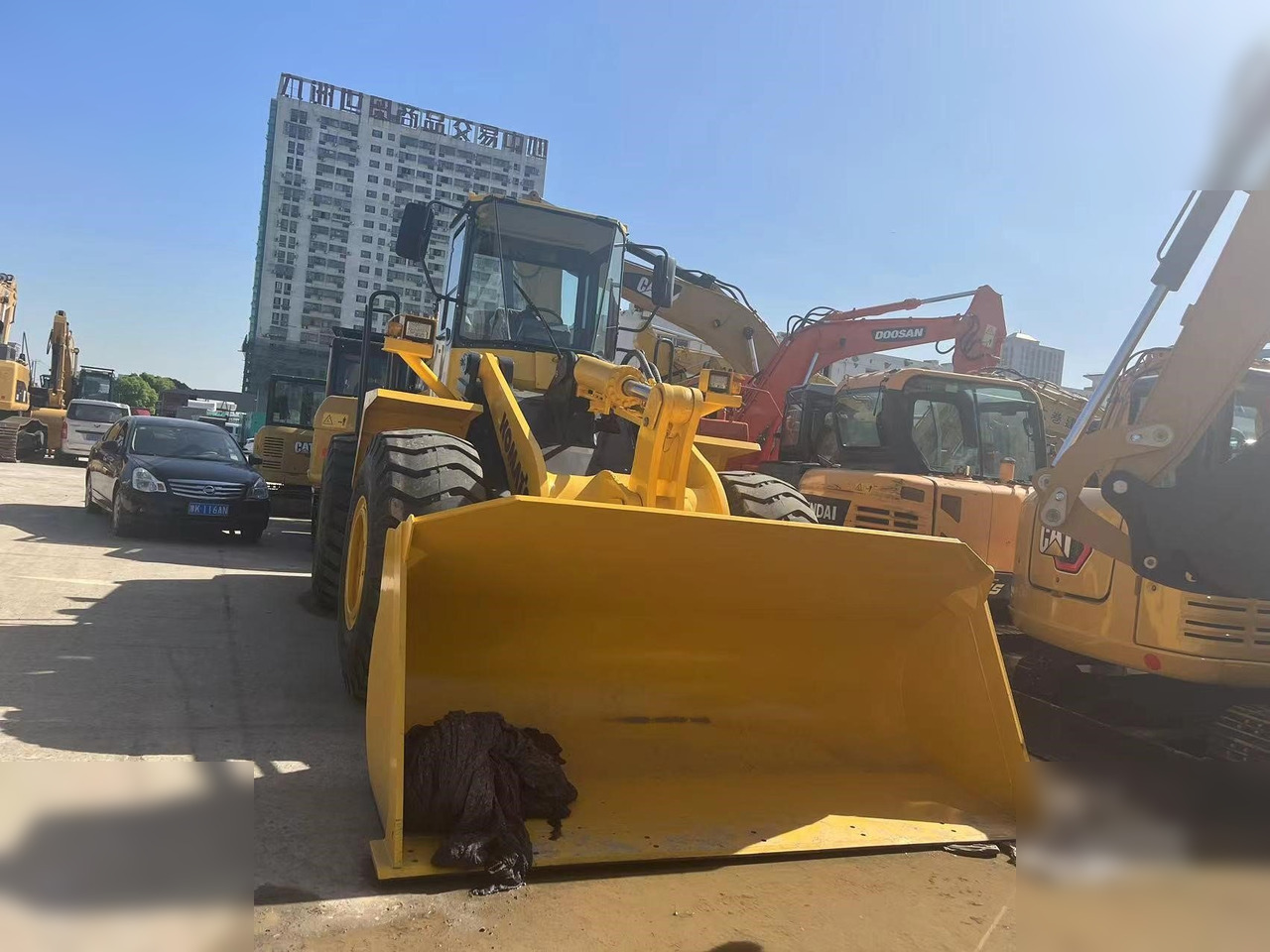KOMATSU WA320-3 - Wheel loader: gambar 3 KOMATSU WA320-3 - Wheel loader: gambar 3