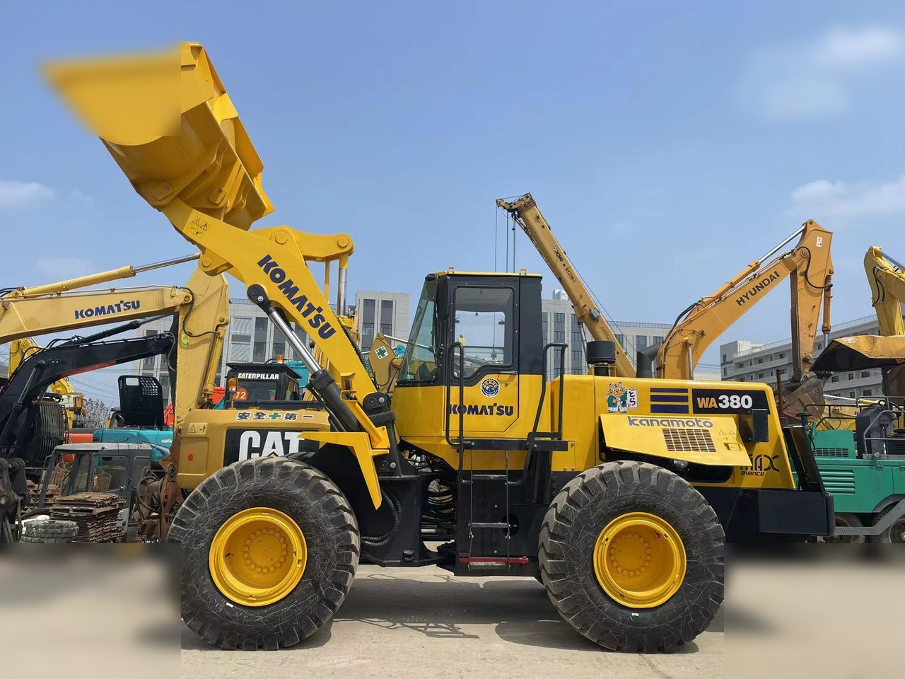 KOMATSU WA380-3 - Wheel loader: gambar 1 KOMATSU WA380-3 - Wheel loader: gambar 1