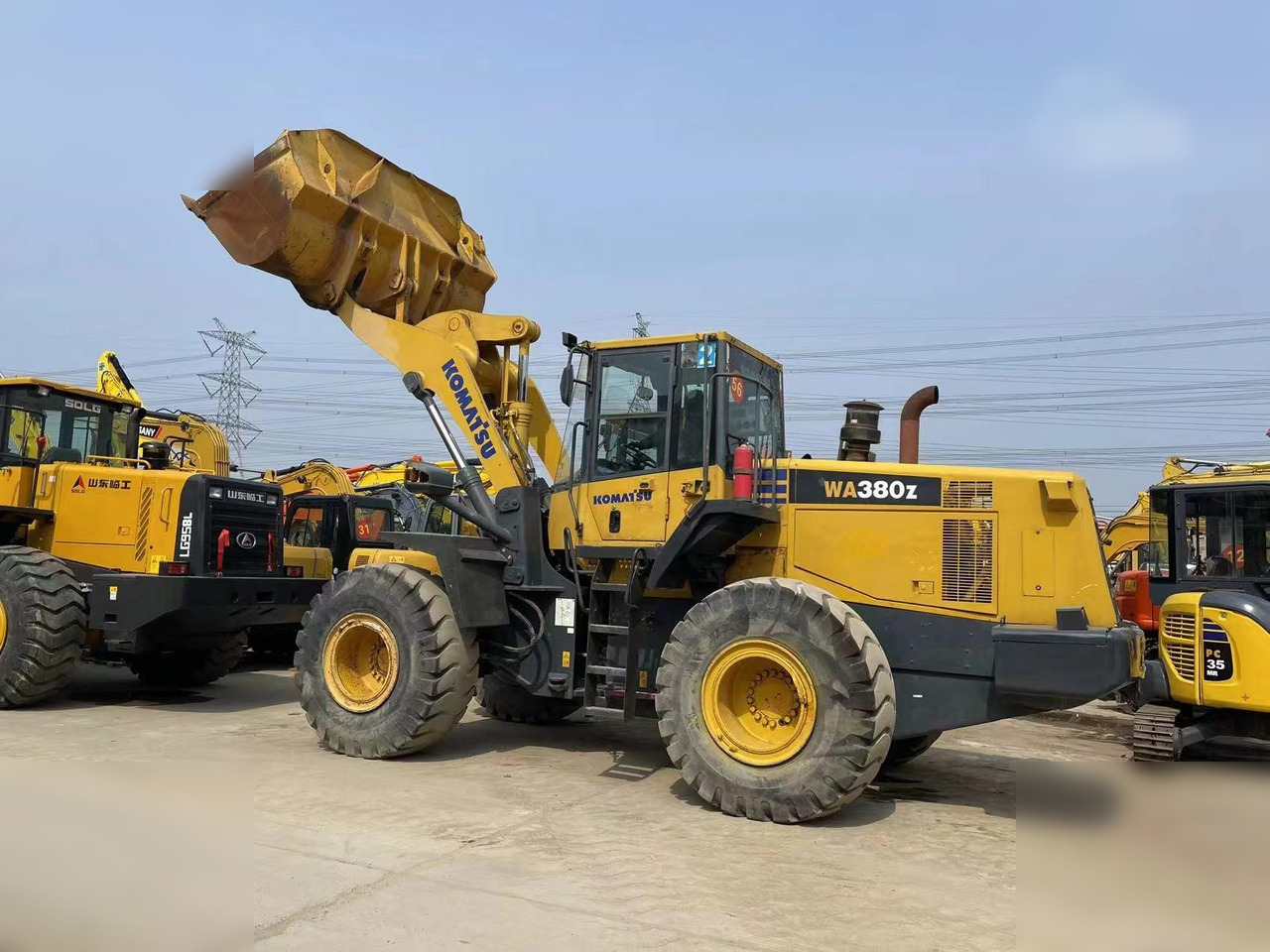 KOMATSU WA380Z-6 - Wheel loader: gambar 2 KOMATSU WA380Z-6 - Wheel loader: gambar 2