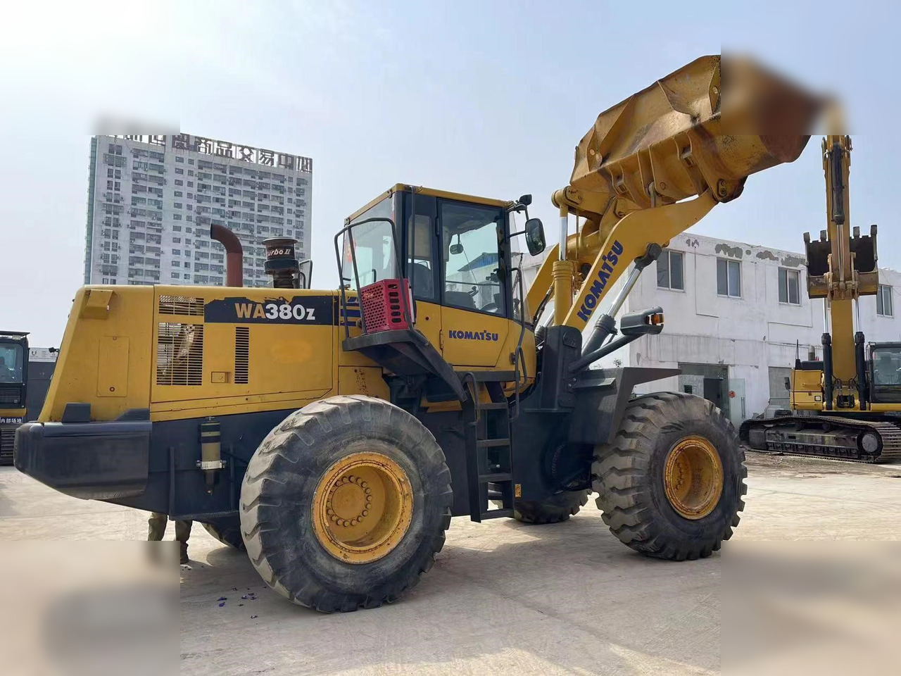 KOMATSU WA380Z-6 - Wheel loader: gambar 2 KOMATSU WA380Z-6 - Wheel loader: gambar 2