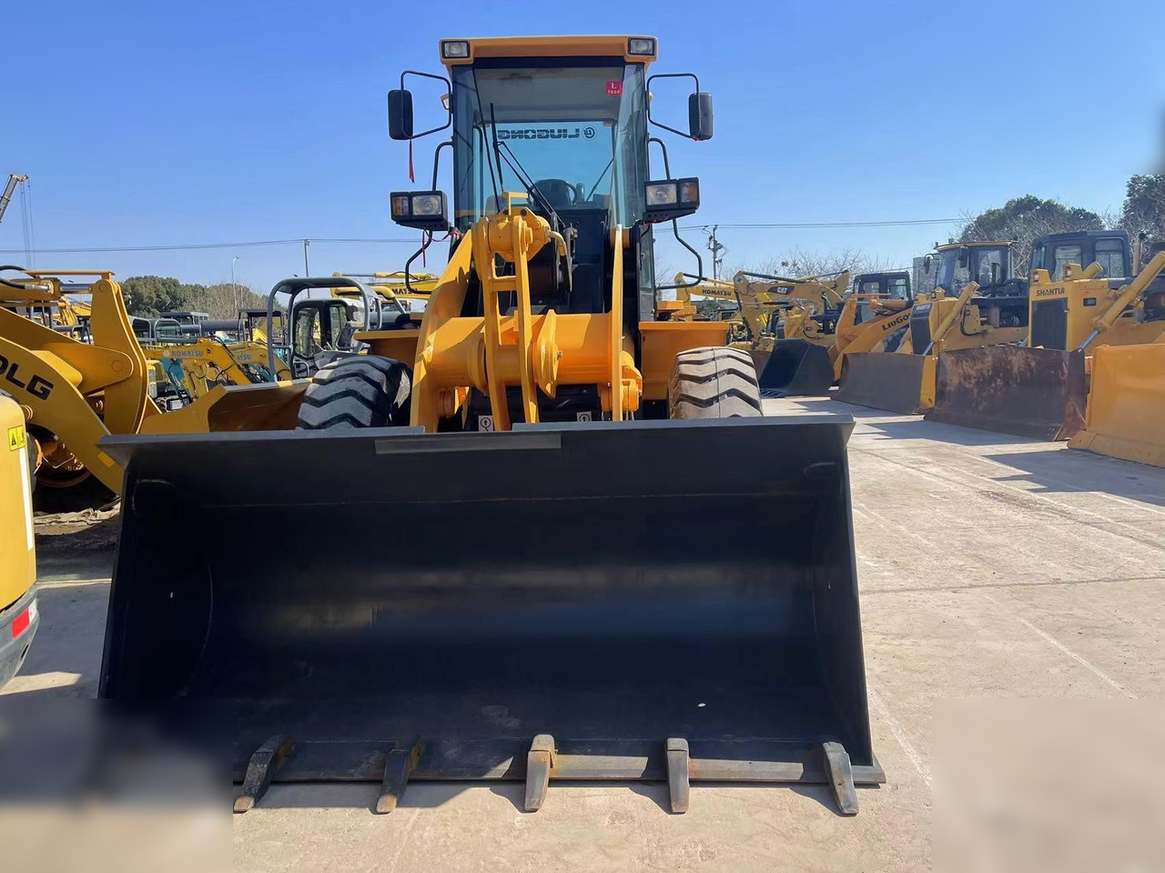 LIUGONG 835 - Wheel loader: gambar 2 LIUGONG 835 - Wheel loader: gambar 2