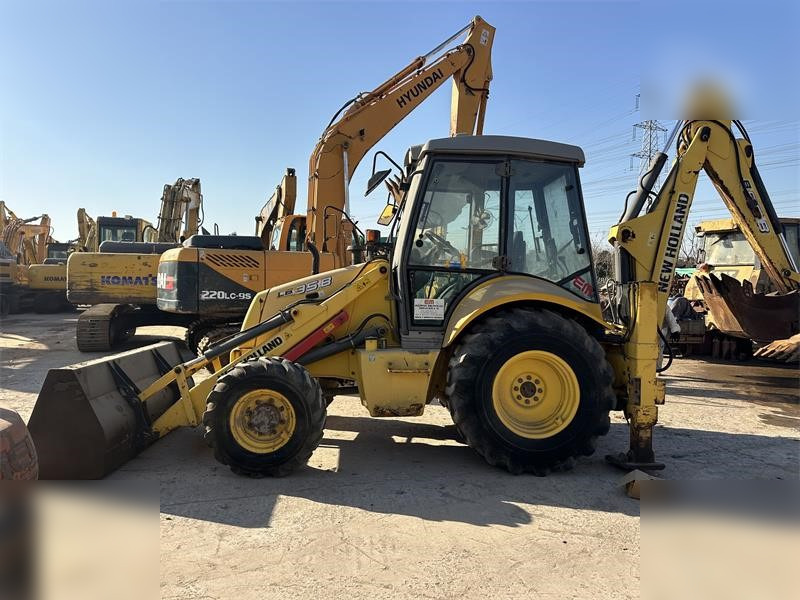 NEW HOLLAND LB95B-4PT - Backhoe loader: gambar 2 NEW HOLLAND LB95B-4PT - Backhoe loader: gambar 2