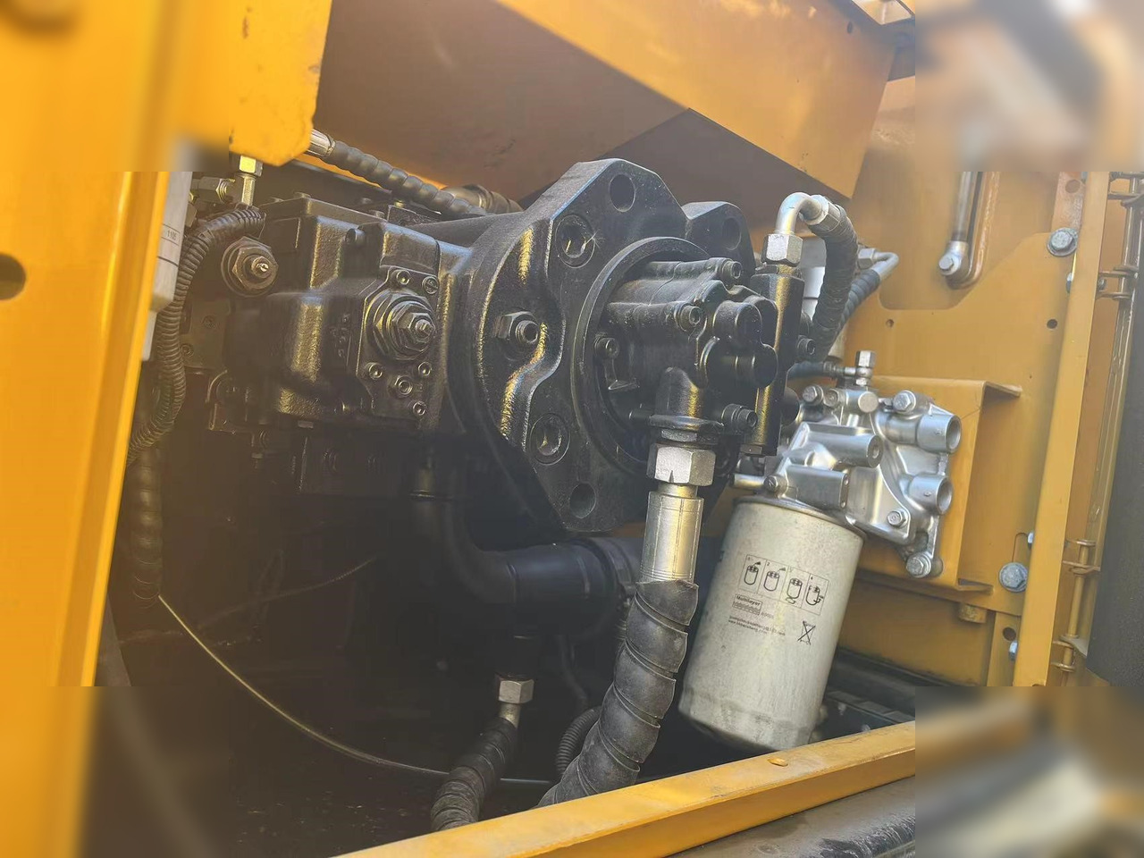 SANY SY215C - Ekskavator perayap: gambar 3 SANY SY215C - Ekskavator perayap: gambar 3