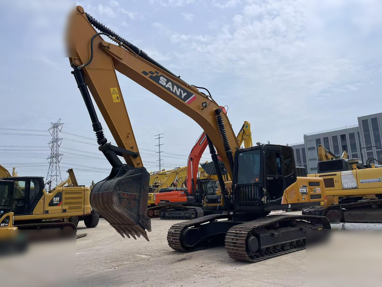 SANY SY215C - Ekskavator perayap: gambar 2 SANY SY215C - Ekskavator perayap: gambar 2