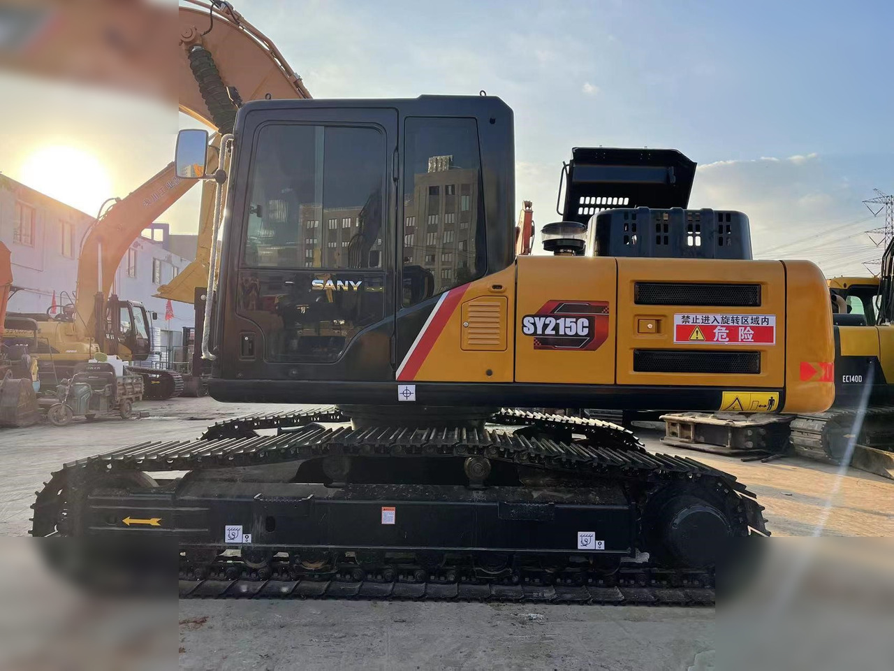 SANY SY215C - Ekskavator perayap: gambar 5 SANY SY215C - Ekskavator perayap: gambar 5