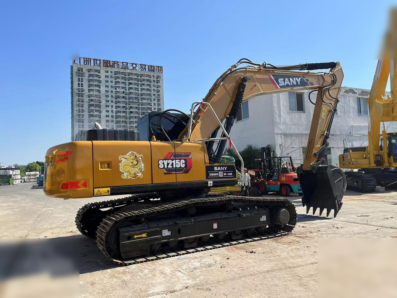 SANY SY215C - Ekskavator perayap: gambar 2 SANY SY215C - Ekskavator perayap: gambar 2