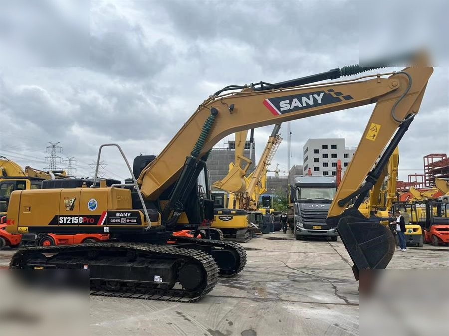 SANY SY215C PRO - Ekskavator perayap: gambar 3 SANY SY215C PRO - Ekskavator perayap: gambar 3