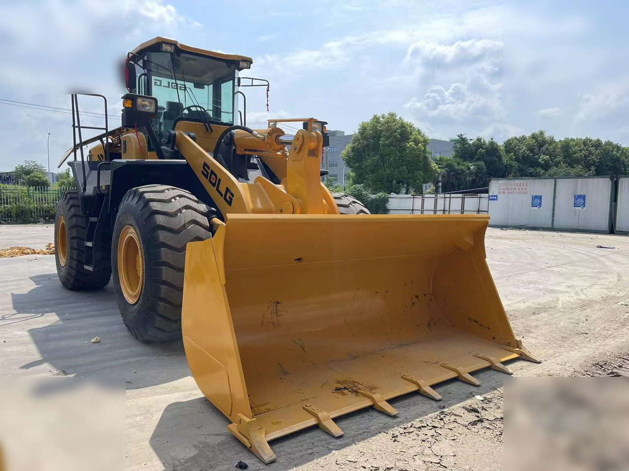 SDLG LG956L - Wheel loader: gambar 2 SDLG LG956L - Wheel loader: gambar 2