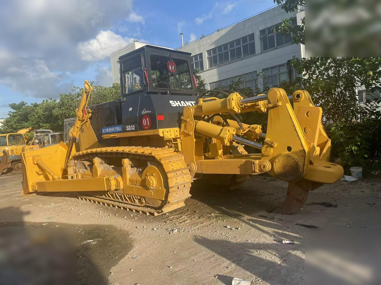 SHANTUI SD32 - Bulldozer: gambar 1 SHANTUI SD32 - Bulldozer: gambar 1