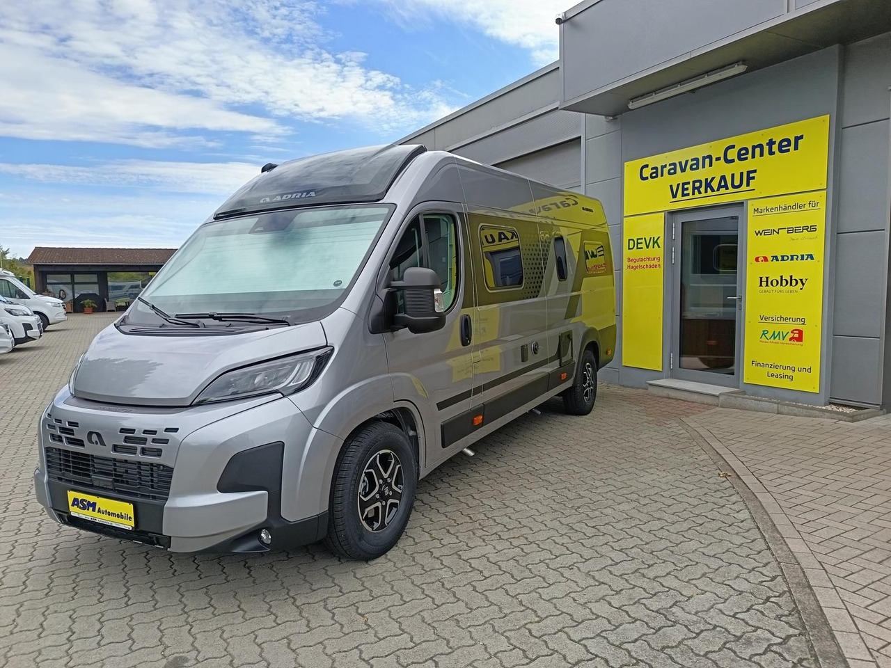 Adria Twin "60Y" 640 SGX 3,5 MAXI*JUBILEE*MARKISE*LED* - Mobil kemping: gambar 2 Adria Twin "60Y" 640 SGX 3,5 MAXI*JUBILEE*MARKISE*LED* - Mobil kemping: gambar 2