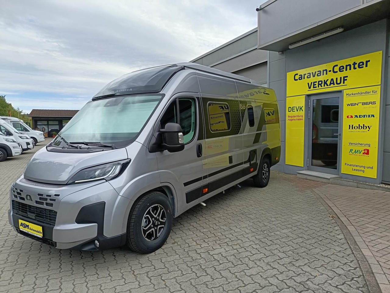 Adria Twin "60Y" 640 SGX 4,25MAXI*JUBILEE*AUFSTELLDACH - Mobil kemping: gambar 3 Adria Twin "60Y" 640 SGX 4,25MAXI*JUBILEE*AUFSTELLDACH - Mobil kemping: gambar 3