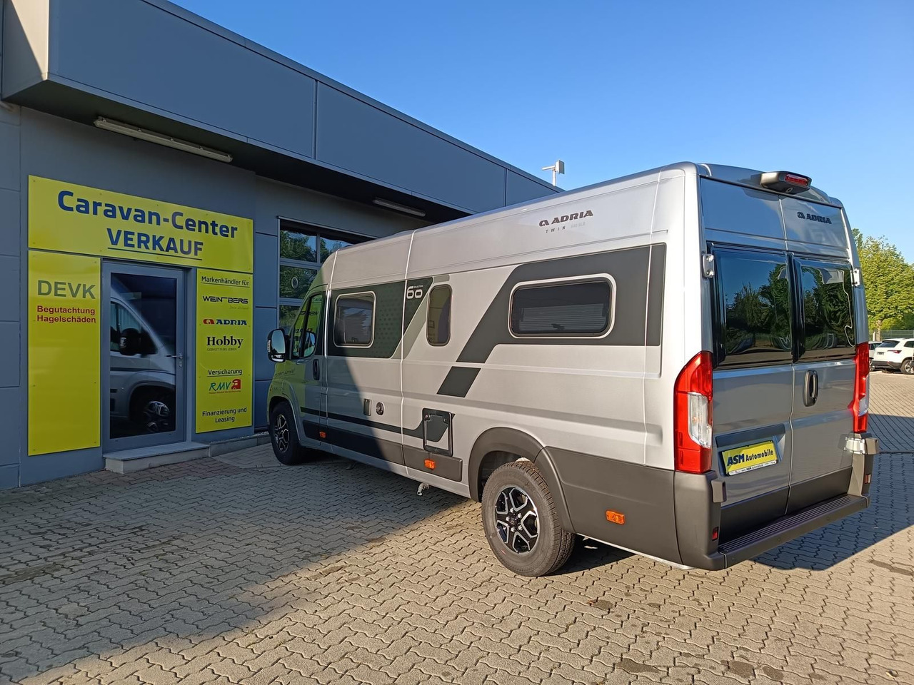 Adria Twin "60Y" 640 SLB*180 PS*4,25t MAXI*COMBI D 6E* - Mobil kemping: gambar 2 Adria Twin "60Y" 640 SLB*180 PS*4,25t MAXI*COMBI D 6E* - Mobil kemping: gambar 2