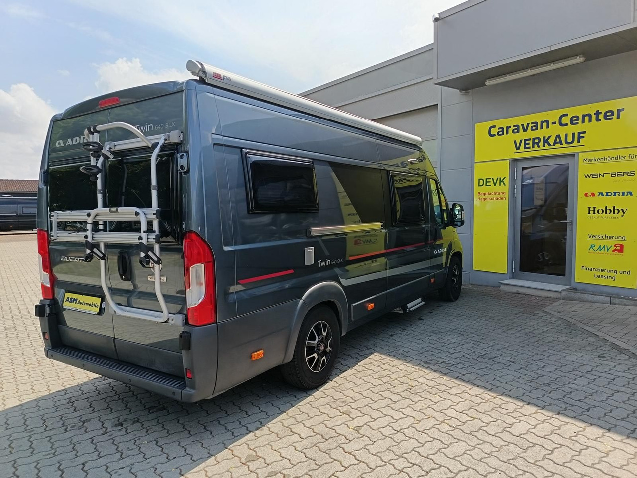 Adria Twin 640SLX Platinum*MARKISE*TV*SAT*FAHRRADTRÄG. - Mobil kemping: gambar 4 Adria Twin 640SLX Platinum*MARKISE*TV*SAT*FAHRRADTRÄG. - Mobil kemping: gambar 4
