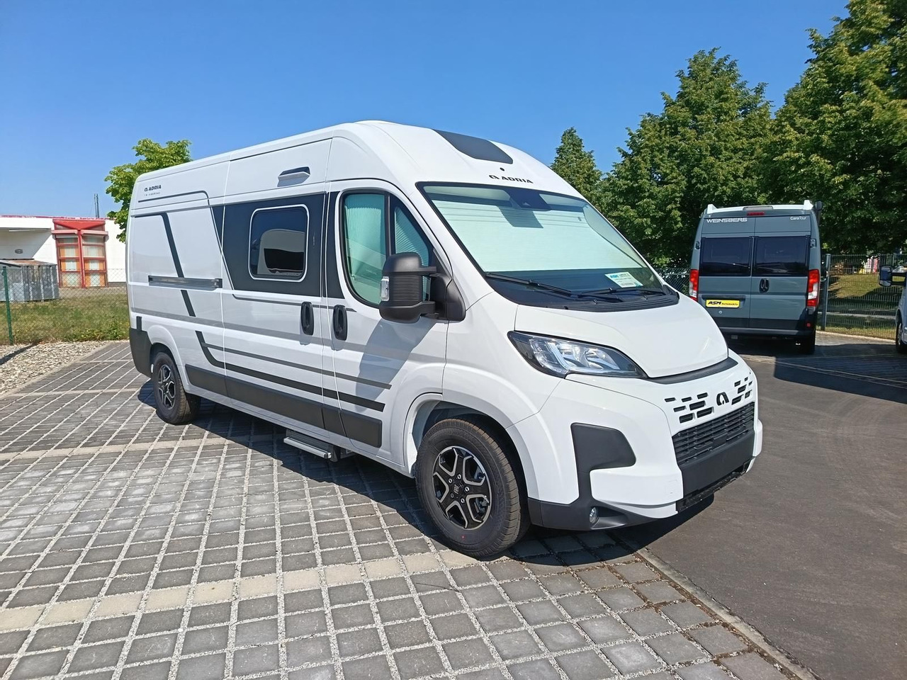 Adria Twin Twin 600 SPB Family*SAFETY+STYLE*DAB*SOFORT - Mobil kemping: gambar 2 Adria Twin Twin 600 SPB Family*SAFETY+STYLE*DAB*SOFORT - Mobil kemping: gambar 2