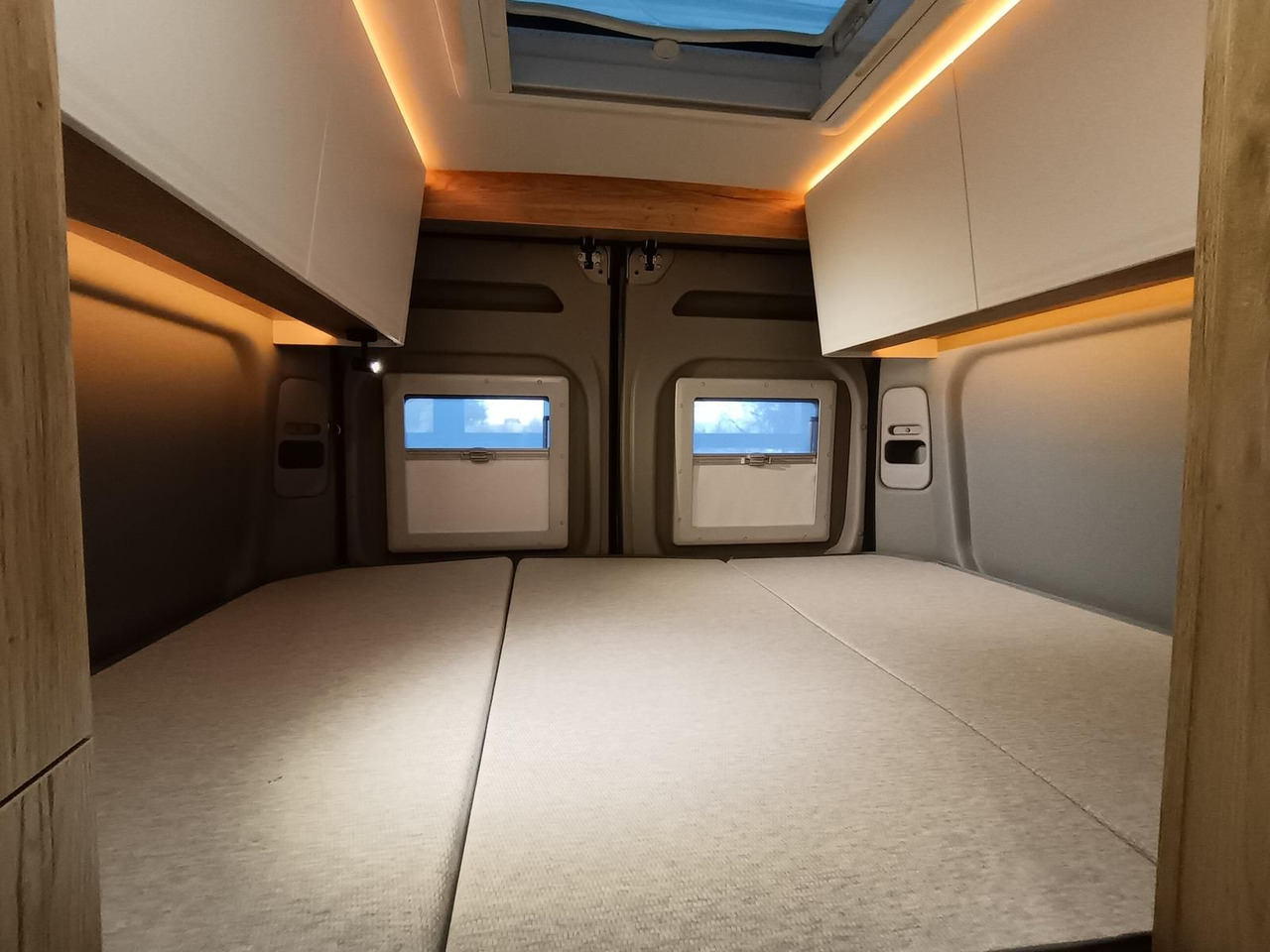 Mobil kemping Clever Celebration 600 MJ 24*KLIMAAUTOMATIK*ACC*SOFORT*: gambar 16 Mobil kemping Clever Celebration 600 MJ 24*KLIMAAUTOMATIK*ACC*SOFORT*: gambar 16