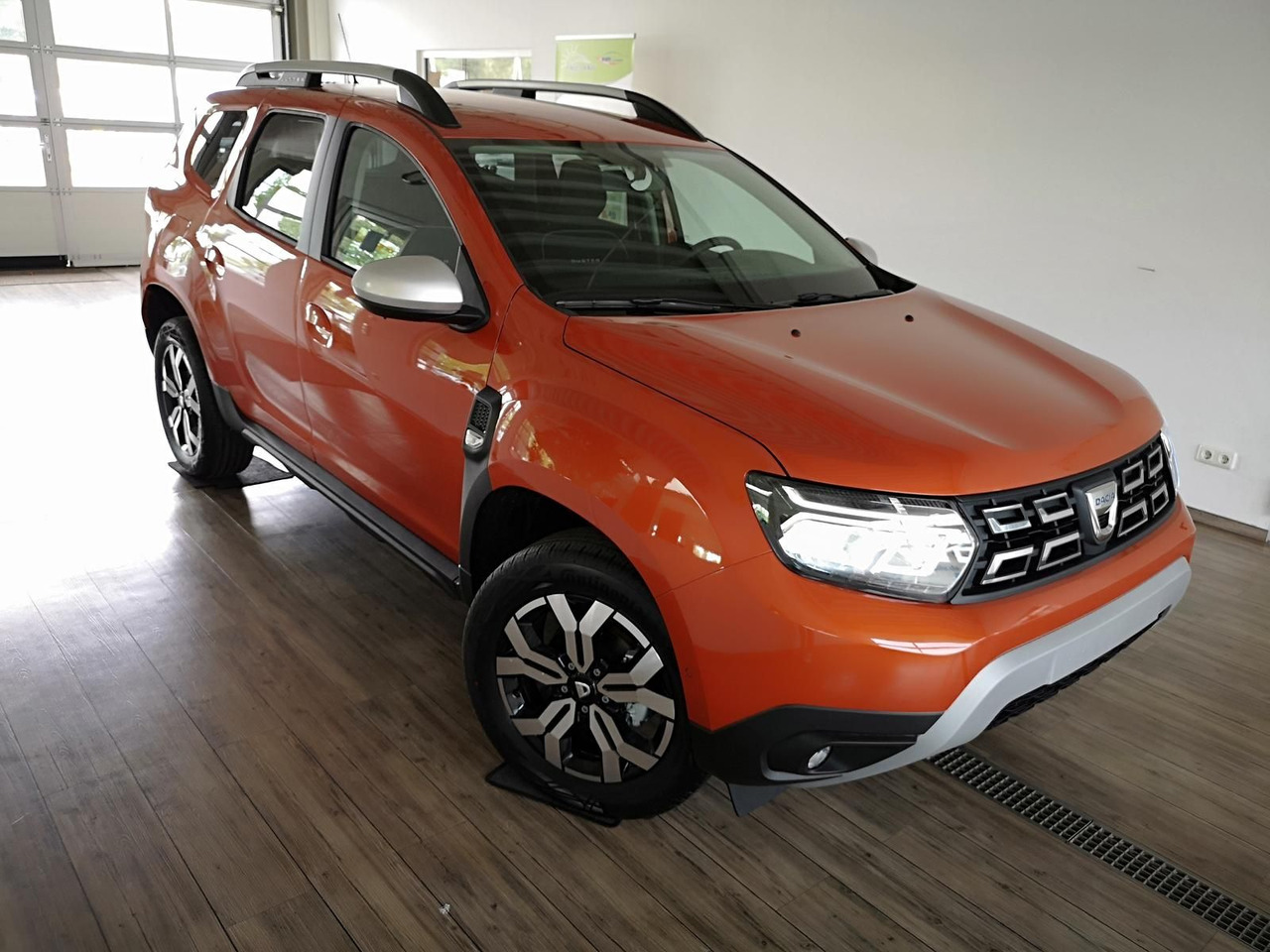 Dacia Duster Prestige Tce 130*KLIMA*SHZ*R-KAM*DAB*NAVI - Mobil SUV: gambar 3 Dacia Duster Prestige Tce 130*KLIMA*SHZ*R-KAM*DAB*NAVI - Mobil SUV: gambar 3