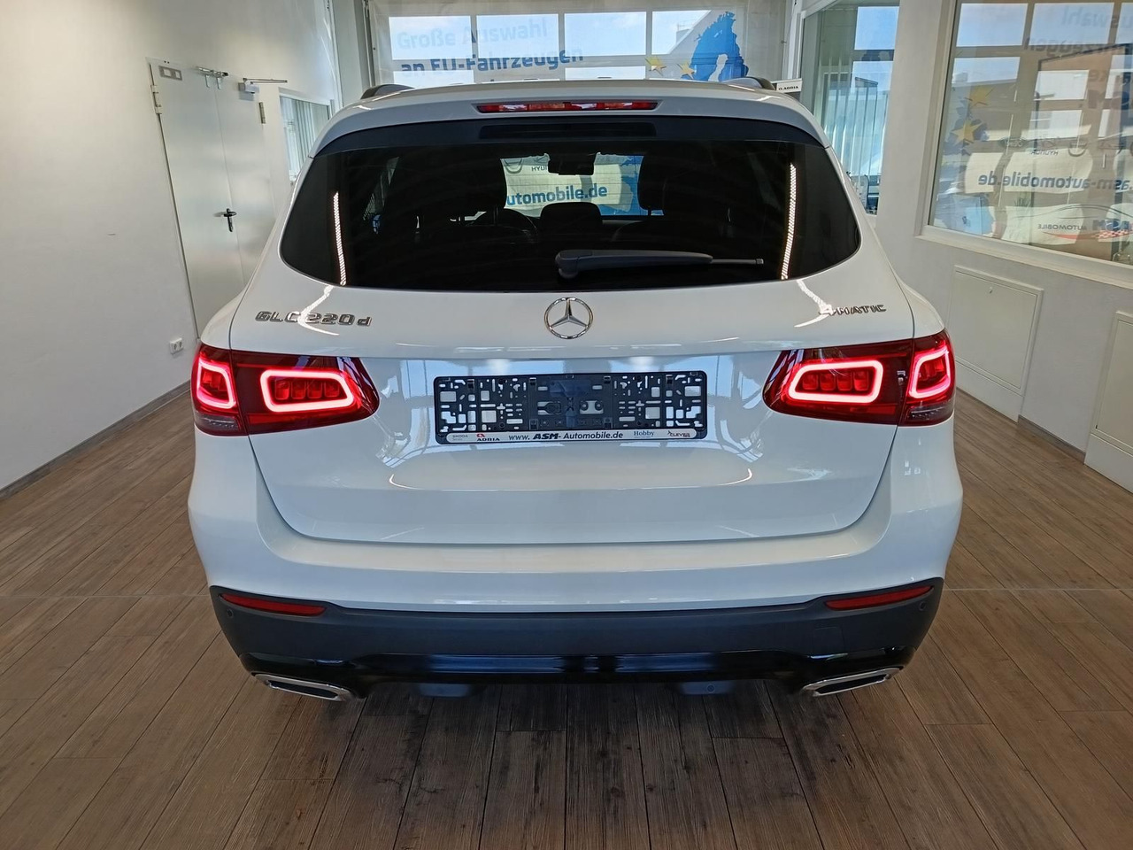 Mercedes-Benz GLC 220d AMG Line 4MATIC*AHK*NAVI*LED*R-KAM*DAB* - Mobil SUV: gambar 5 Mercedes-Benz GLC 220d AMG Line 4MATIC*AHK*NAVI*LED*R-KAM*DAB* - Mobil SUV: gambar 5