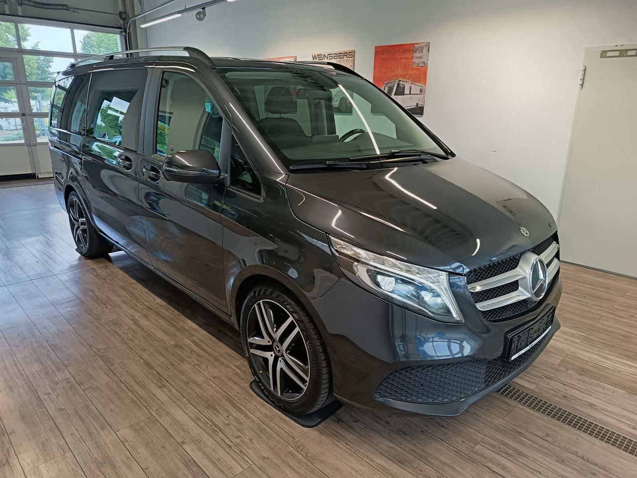 Mercedes-Benz V 300 2.0 CDI*LANG*LIEGE PAKET*AHK*FAHRRADTRÄGER - Van penumpang: gambar 3 Mercedes-Benz V 300 2.0 CDI*LANG*LIEGE PAKET*AHK*FAHRRADTRÄGER - Van penumpang: gambar 3
