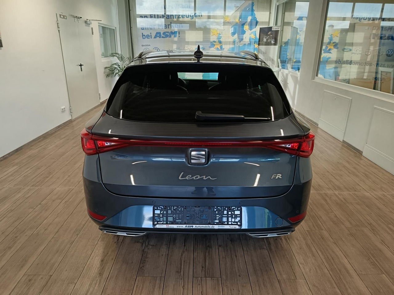 Seat Leon Sportstourer 1,5TSI FR*NAVI*LED*SOUND*R-KAM - Station wagon: gambar 5 Seat Leon Sportstourer 1,5TSI FR*NAVI*LED*SOUND*R-KAM - Station wagon: gambar 5