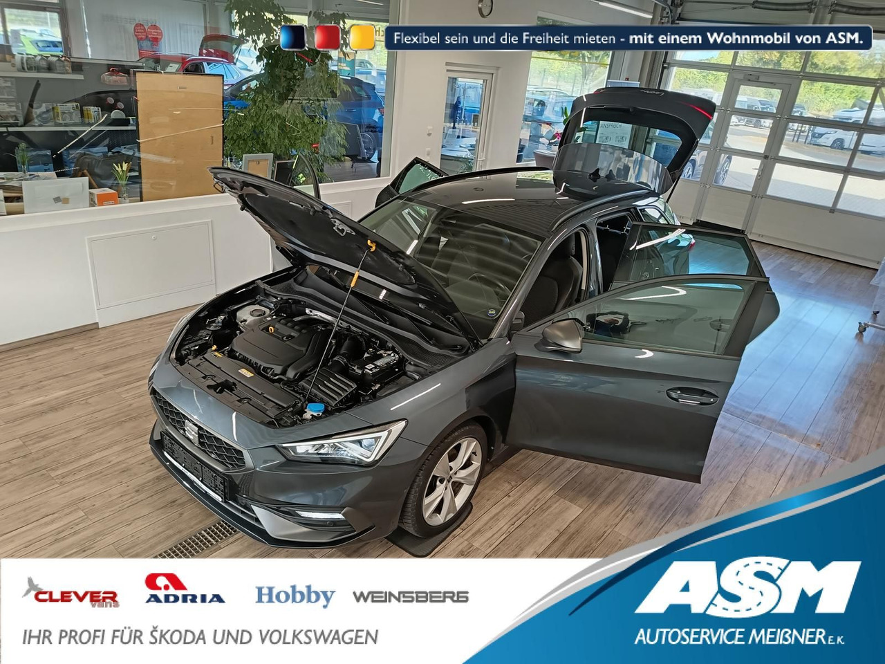 Seat Leon Sportstourer 1,5TSI FR*NAVI*LED*SOUND*R-KAM - Station wagon: gambar 1 Seat Leon Sportstourer 1,5TSI FR*NAVI*LED*SOUND*R-KAM - Station wagon: gambar 1