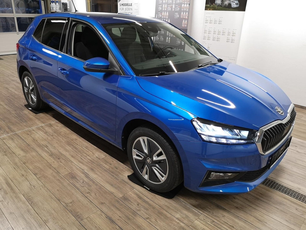 Skoda Fabia Style 1,0TSI 81 kW+R-KAM+2xPDC+LED+DAB+SHZ - Mobil sedan: gambar 2 Skoda Fabia Style 1,0TSI 81 kW+R-KAM+2xPDC+LED+DAB+SHZ - Mobil sedan: gambar 2