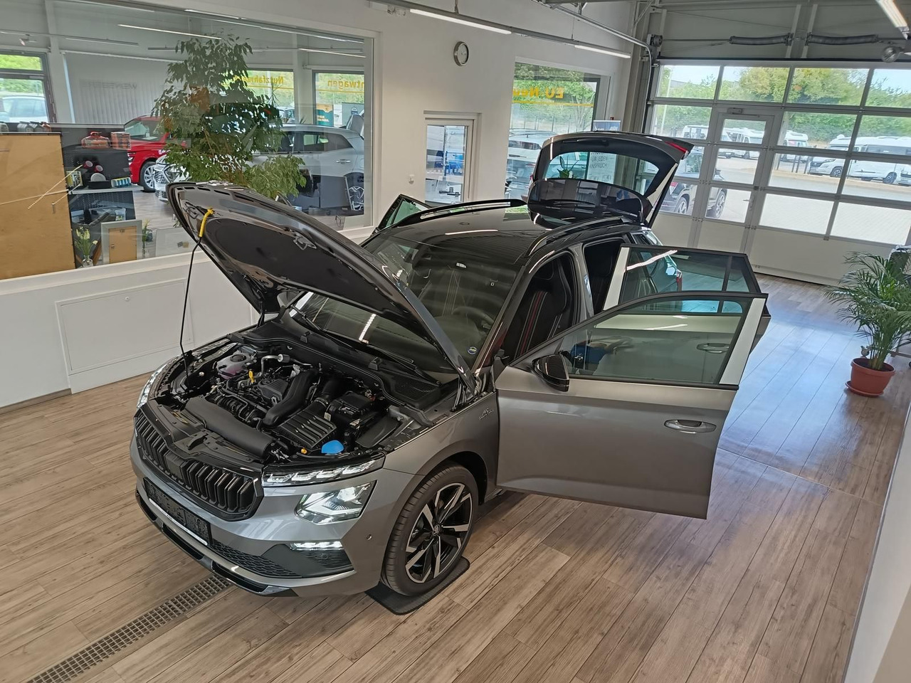 Skoda Kamiq Monte Carlo 1.5 TSI DSG*5J.GARANTIE*PANO* - Mobil SUV: gambar 2 Skoda Kamiq Monte Carlo 1.5 TSI DSG*5J.GARANTIE*PANO* - Mobil SUV: gambar 2