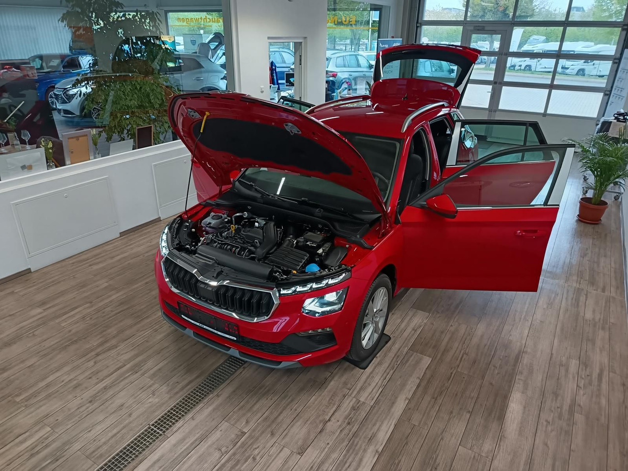 Skoda Kamiq Selection 1,5 TSI DSG*AHK*LED*5J.GARANTIE* - Mobil SUV: gambar 2 Skoda Kamiq Selection 1,5 TSI DSG*AHK*LED*5J.GARANTIE* - Mobil SUV: gambar 2