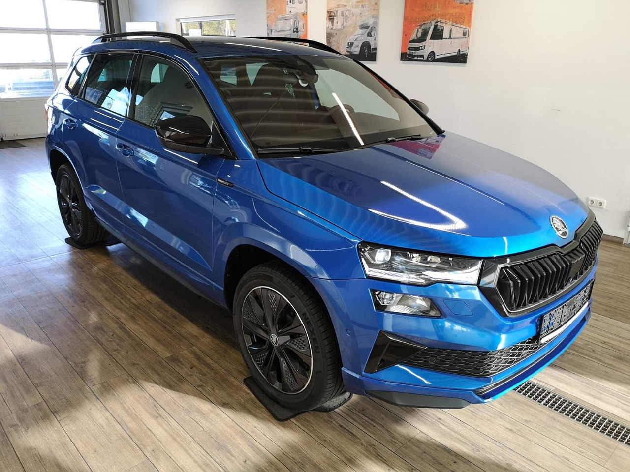 Skoda Karoq Sportline 1,5 TSI DSG*AHK*360°5J.GARANTIE* - Mobil SUV: gambar 3 Skoda Karoq Sportline 1,5 TSI DSG*AHK*360°5J.GARANTIE* - Mobil SUV: gambar 3