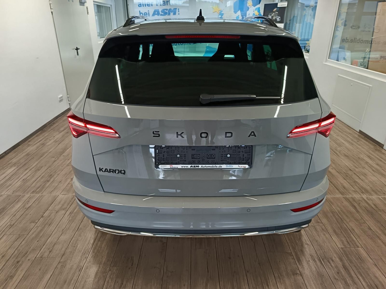 Skoda Karoq Sportline 1,5 TSI DSG*AHK*PSD*STD.HZG*NAVI - Mobil SUV: gambar 5 Skoda Karoq Sportline 1,5 TSI DSG*AHK*PSD*STD.HZG*NAVI - Mobil SUV: gambar 5