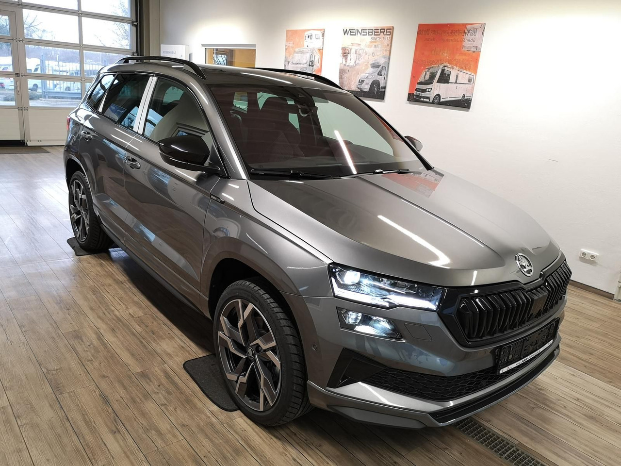Skoda Karoq Sportline 2,0TDI DSG 4x4*PSD*AHK*360°*NAVI - Mobil SUV: gambar 3 Skoda Karoq Sportline 2,0TDI DSG 4x4*PSD*AHK*360°*NAVI - Mobil SUV: gambar 3