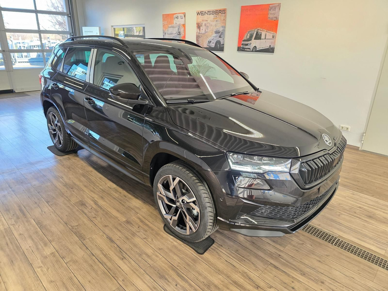 Skoda Karoq Sportline 2,0TDI DSG 4x4*PSD*AHK*360°*NAVI - Mobil SUV: gambar 3 Skoda Karoq Sportline 2,0TDI DSG 4x4*PSD*AHK*360°*NAVI - Mobil SUV: gambar 3