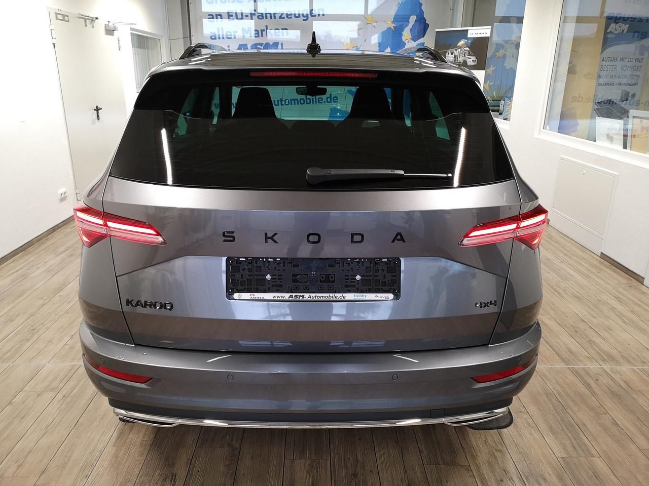 Skoda Karoq Sportline 2,0TDI DSG 4x4*PSD*AHK*360°*NAVI - Mobil SUV: gambar 5 Skoda Karoq Sportline 2,0TDI DSG 4x4*PSD*AHK*360°*NAVI - Mobil SUV: gambar 5