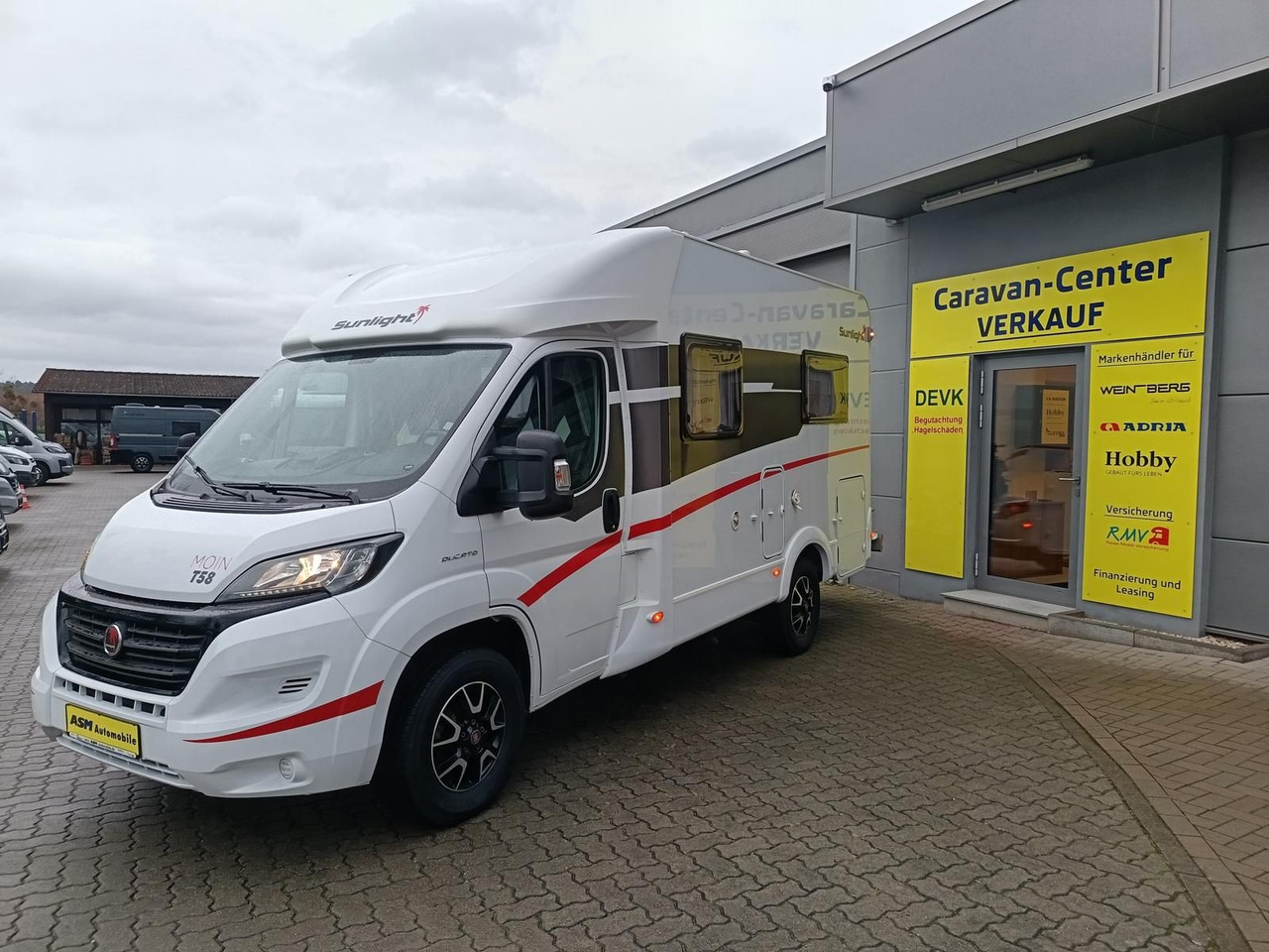 Sunlight T 58*MARKISE*SOLAR*SAT*TV*ROLLER TRÄGER - Mobil rumah semi-terintegrasi: gambar 3 Sunlight T 58*MARKISE*SOLAR*SAT*TV*ROLLER TRÄGER - Mobil rumah semi-terintegrasi: gambar 3