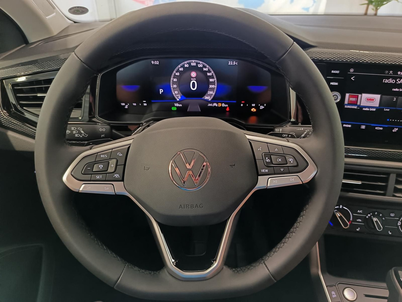 Mobil Volkswagen Polo Life 1.0 TSI 70kW DSG*LED*ACC*R-KAM*DAB*PDC: gambar 8