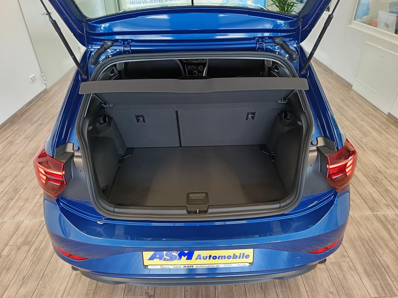 Mobil Volkswagen Polo Life 1.0 TSI 70kW DSG*LED*ACC*R-KAM*DAB*PDC: gambar 6