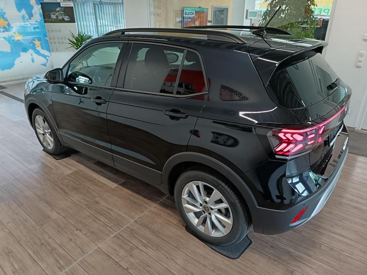Volkswagen T-Cross Life 1.5 TSI DSG*AHK*MATRIX LED*ACC*SHZ* - Mobil SUV: gambar 4 Volkswagen T-Cross Life 1.5 TSI DSG*AHK*MATRIX LED*ACC*SHZ* - Mobil SUV: gambar 4