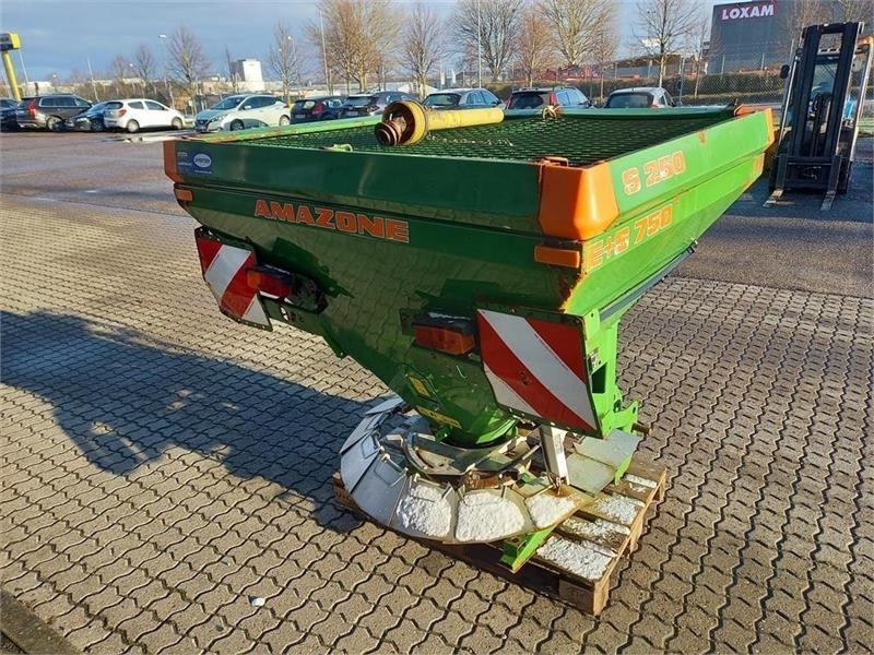 Amazone E+S 750 - Penyebar pasir/ Garam untuk Kendaraan Kota/ Khusus: gambar 4 Amazone E+S 750 - Penyebar pasir/ Garam untuk Kendaraan Kota/ Khusus: gambar 4