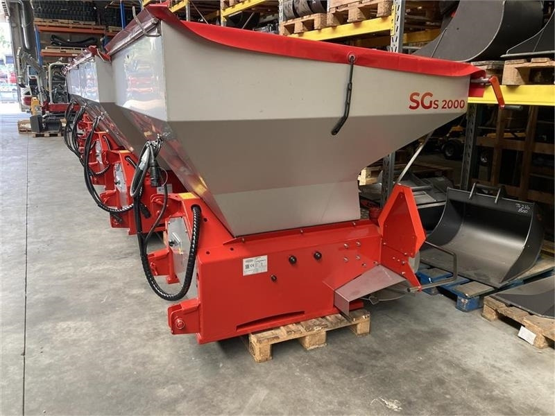 Bredal SGS 2000 Inkl. Lysanlæg, sold og rullepresenning - Penyebar pasir/ Garam untuk Kendaraan Kota/ Khusus: gambar 1 Bredal SGS 2000 Inkl. Lysanlæg, sold og rullepresenning - Penyebar pasir/ Garam untuk Kendaraan Kota/ Khusus: gambar 1