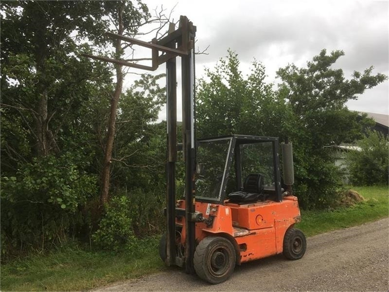 Dantruck 2504 dieseltruck - Forklift diesel: gambar 3 Dantruck 2504 dieseltruck - Forklift diesel: gambar 3