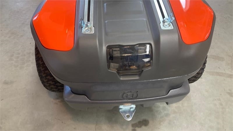 Husqvarna R200IX AWD Elektrisk - Mesin pemotong rumput: gambar 5 Husqvarna R200IX AWD Elektrisk - Mesin pemotong rumput: gambar 5