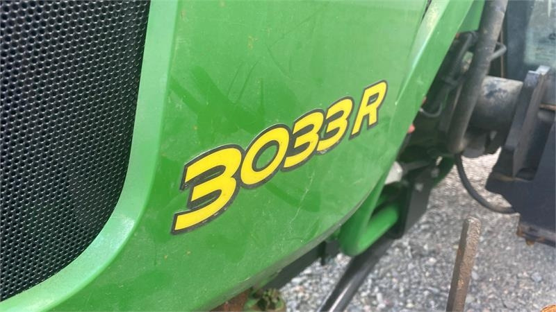 John Deere 3033 R - Traktor: gambar 4 John Deere 3033 R - Traktor: gambar 4