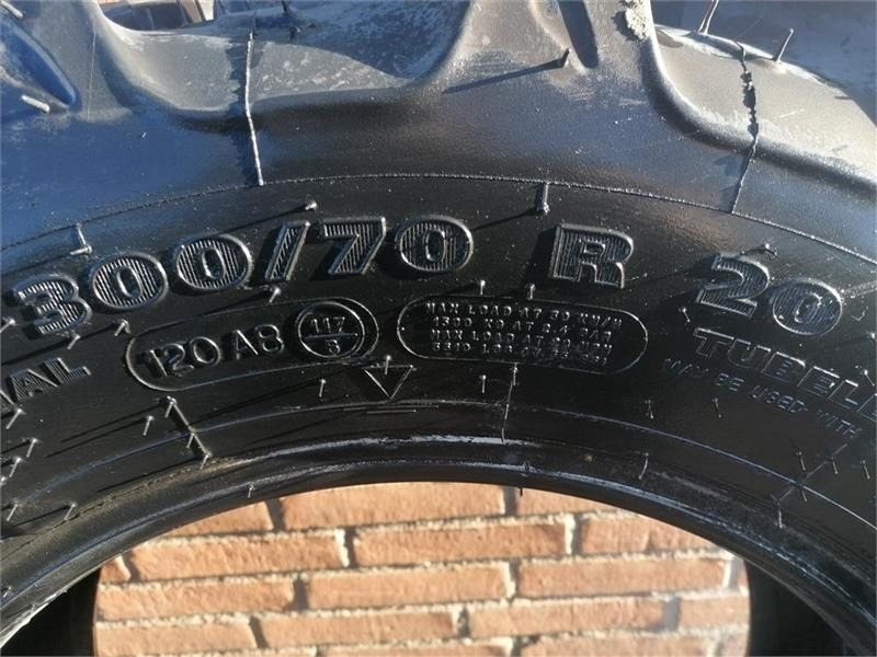 Kleber 300/70R20 - Ban untuk Kendaraan Kota/ Khusus: gambar 4 Kleber 300/70R20 - Ban untuk Kendaraan Kota/ Khusus: gambar 4