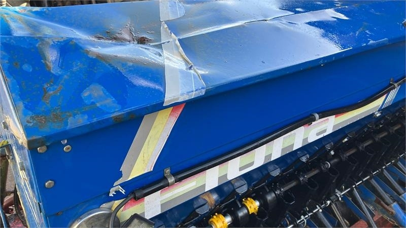 Kuhn HR 3001 M med Fiona Apollo - Menggabungkan bor benih: gambar 5 Kuhn HR 3001 M med Fiona Apollo - Menggabungkan bor benih: gambar 5