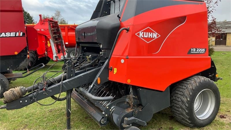 Kuhn VB 2295  - Baler bulat: gambar 1 Kuhn VB 2295  - Baler bulat: gambar 1