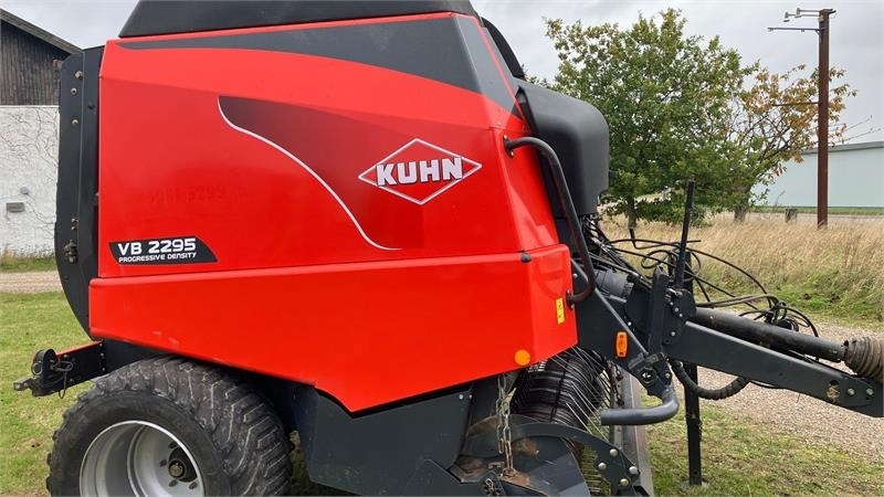Kuhn VB 2295  - Baler bulat: gambar 2 Kuhn VB 2295  - Baler bulat: gambar 2