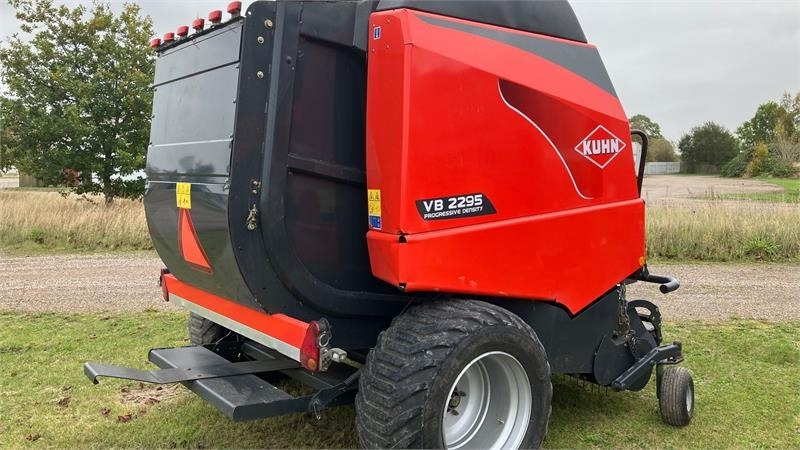 Kuhn VB 2295  - Baler bulat: gambar 4 Kuhn VB 2295  - Baler bulat: gambar 4