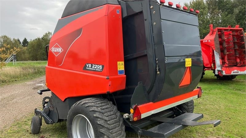 Kuhn VB 2295  - Baler bulat: gambar 3 Kuhn VB 2295  - Baler bulat: gambar 3