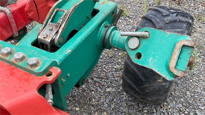 Kverneland EG 100-300-28 - Bajak: gambar 4 Kverneland EG 100-300-28 - Bajak: gambar 4