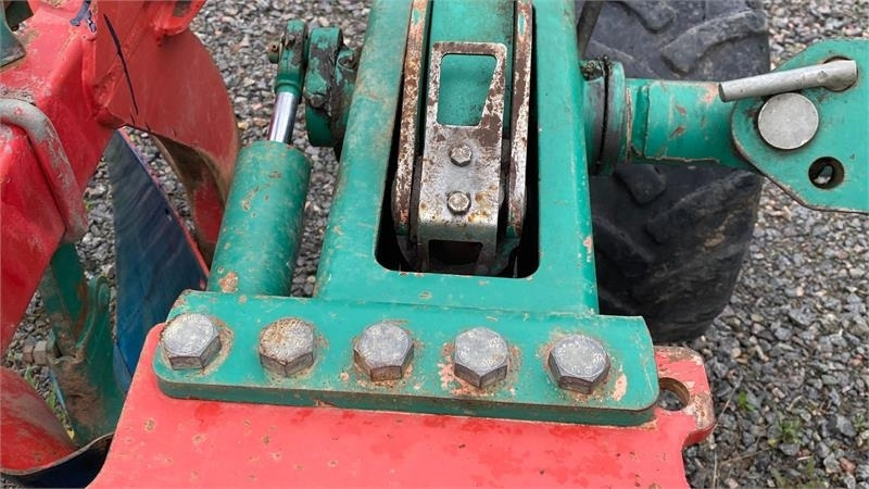 Kverneland EG 100-300-28 - Bajak: gambar 5 Kverneland EG 100-300-28 - Bajak: gambar 5