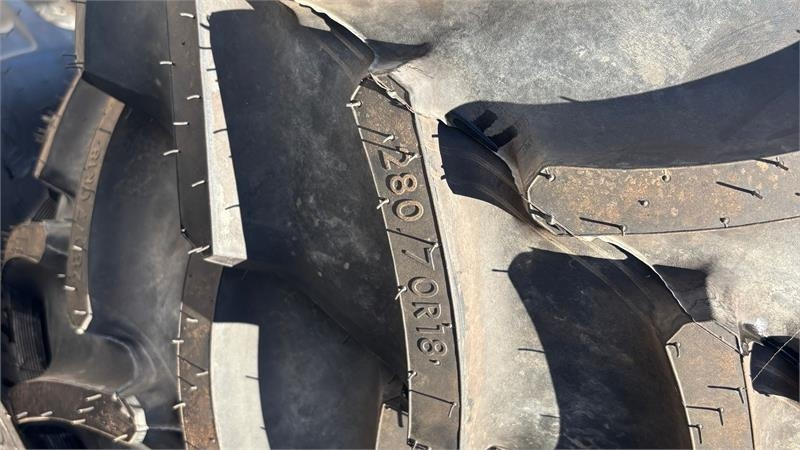 Mitas 420/70-24  - Ban untuk Kendaraan Kota/ Khusus: gambar 1 Mitas 420/70-24  - Ban untuk Kendaraan Kota/ Khusus: gambar 1